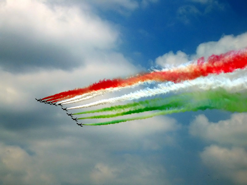 Festa_della_republica-_con_frecce_tricolori.jpg (800×600)