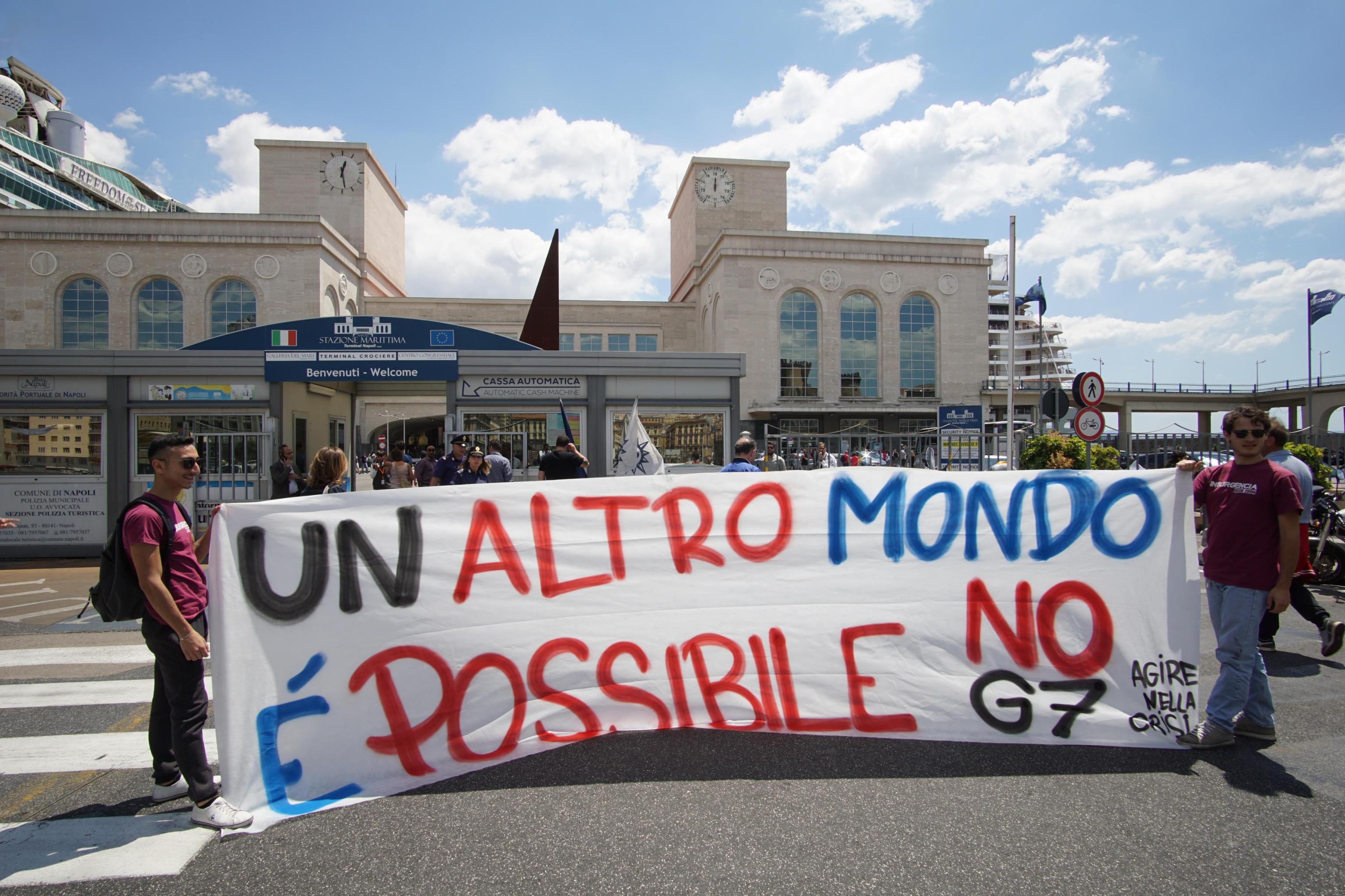 Taormina, tensione per il corteo Bloccati alcuni attivisti - Live Sicilia