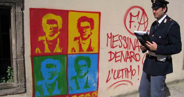 Scritta per Messina Denaro: |”Illumina i miei passi”