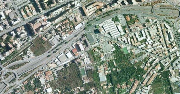 Panico in viale Regione: |c’è un’auto che va contromano