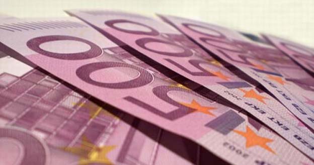Comune in rosso, in vendita| case e megaparcheggio