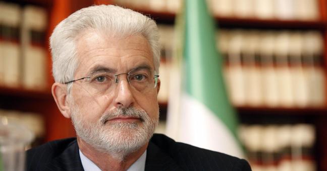 Centaro scioglie le riserve |”Martino candidato premier”