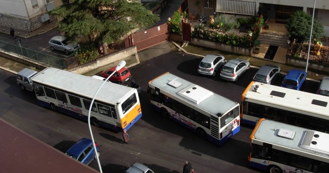 E quando piove in città| strade allagate e bus in tilt