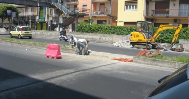 Via Due Obelischi in sicurezza |L’amministrazione avvia i lavori
