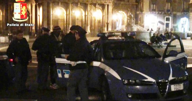 Polizia, controlli a Librino |e in piazza Teatro Massimo