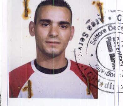 Ruba un telefonino | Arrestato dalla Finanza