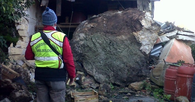 Masso caduto su un’officina | Speleologi in azione a Ciaculli