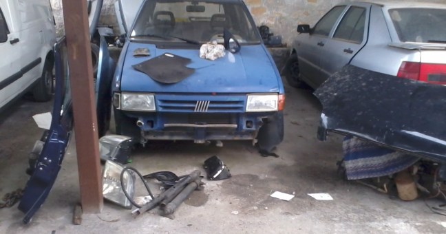 Autodemolizioni abusive | Sequestrato sfasciacarrozze