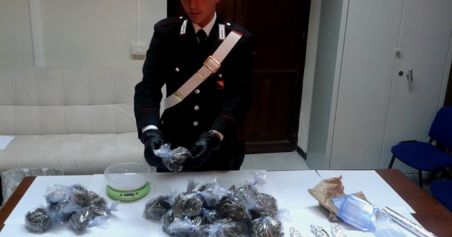 Blitz in via Capo Passero |Oltre un kilo di marijuana in casa