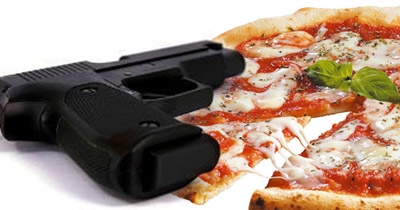 “Vittima e carnefici in pizzeria” | Il conto? Lo pagano i rapinatori