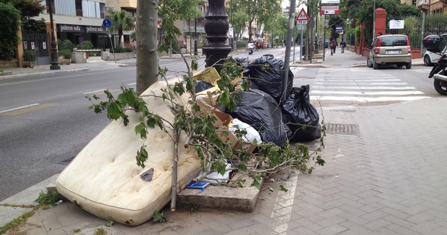 Rifiuti in via Libertà | Alesi chiede un intervento