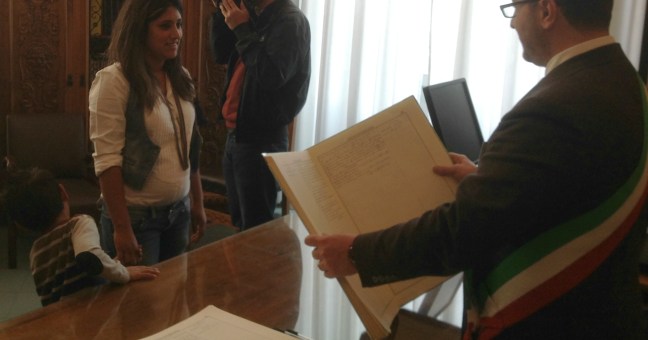 Silvia conquista la cittadinanza| Storia di una rom palermitana
