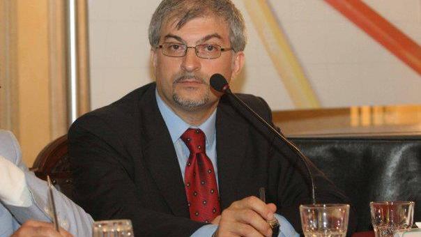 “Diserbo in via Di Blasi| Si realizzi il marciapiede”