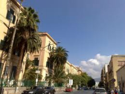 Il Comune non ha pagato | L’albergo sfratta i senza casa
