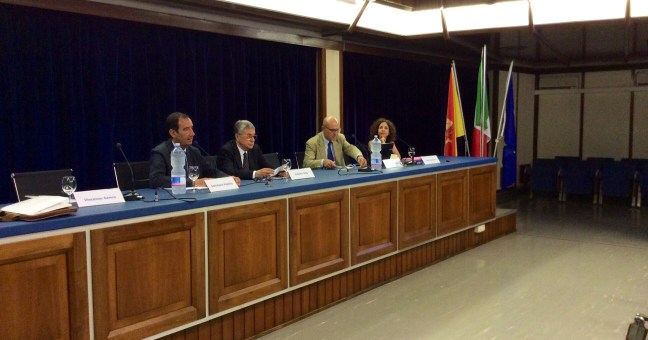 Helg critica i tagli di Renzi: | “Distrugge le camere di commercio”