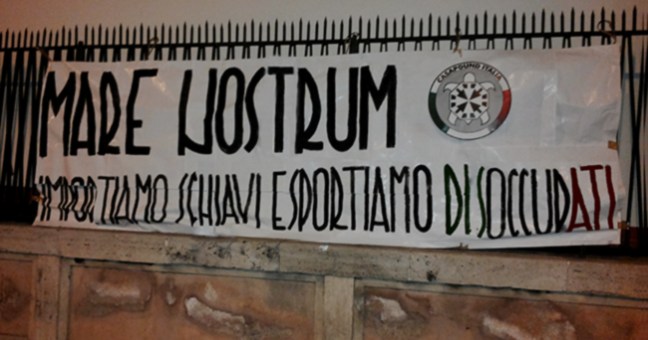 Azione choc di CasaPound | davanti il porto di Palermo