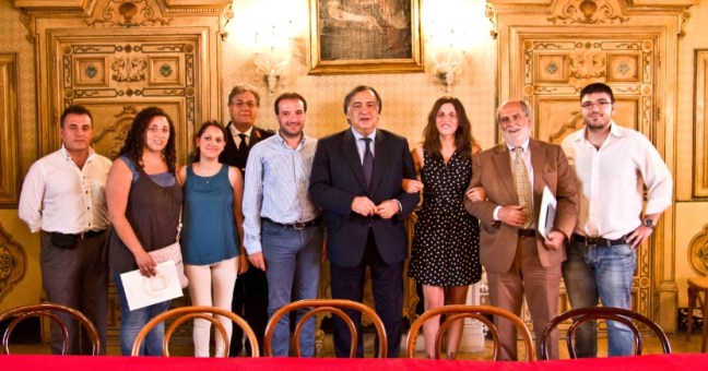 “Chi sporca paga”, petizione| consegnata al sindaco Orlando
