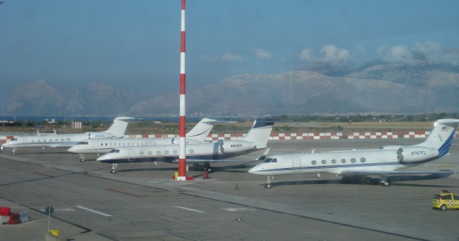 Aeroporto, boom di arrivi| grazie anche al Google Meeting