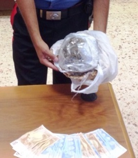 Sorpreso con mezzo chilo di droga |Ai domiciliari 24enne di Catania