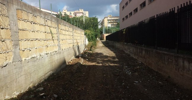 “Via Aldisio, decespugliamento| Ma ora si rimuovano i rifiuti”