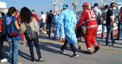 Sbarcati 442 migranti al porto | Attiva la task force d’accoglienza