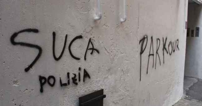 Associazione Polizia di Stato | Scritte ingiuriose sui muri