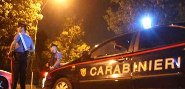 Movida, Controlli Dei Carabinieri |Arrestato Un 22enne Per Furto - Live ...