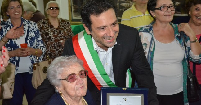 Nonna Rosalia compie 100 anni | In festa la comunità di Cinisi