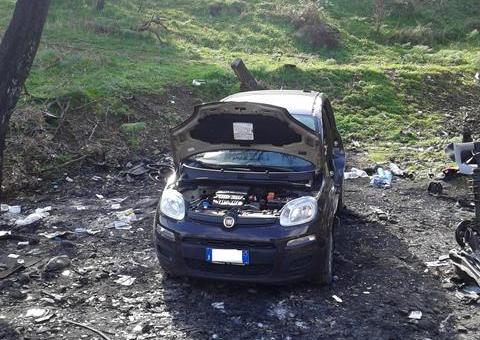 Stavano smantellando una Panda |Due denunce per ricettazione