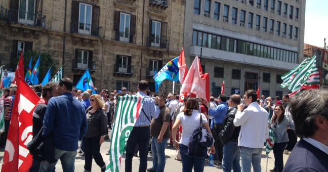 Lavoratori in protesta| Occupata la sede dell’Ecap