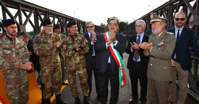 Inaugurato il ponte Bailey | “Meno disagi per il lavori del tram”