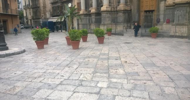 Comune, arrivano gli addobbi | per l’isola di piazza Sant’Anna