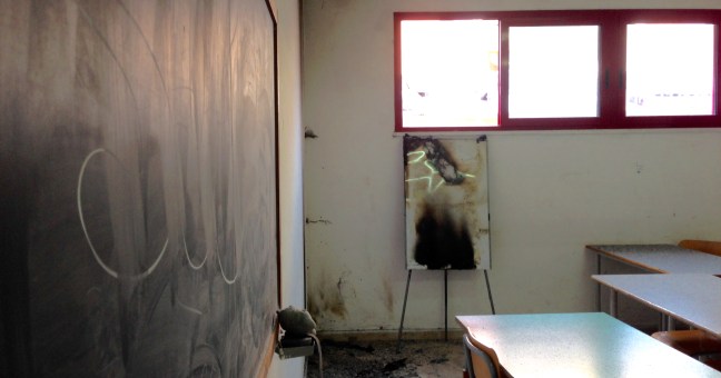 Aula magna intitolata a Impastato |Ma nella notte arrivano i vandali