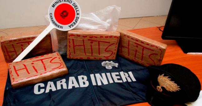 Droga alla senape in auto| Cinque persone arrestate