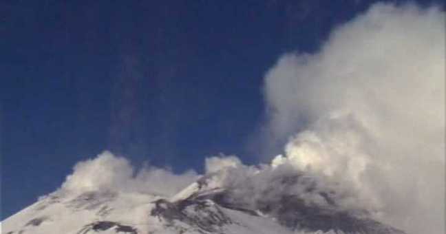 Etna, lieve emissione di cenere |Aeroporto regolarmente operativo