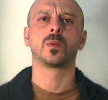 Tampona e ruba un’auto | Arrestato dai Carabinieri