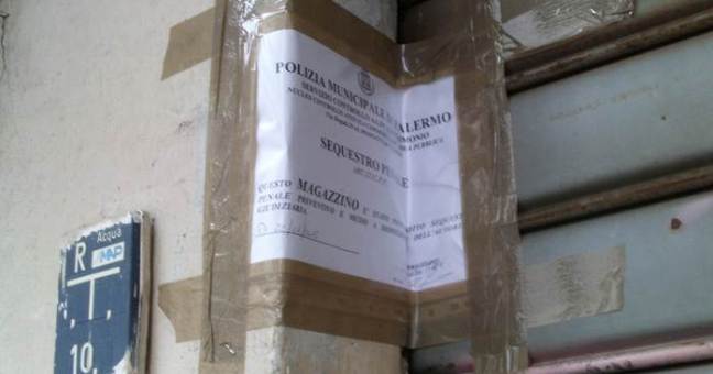 Prodotti contraffatti in un negozio| 60mila prodotti sequestrati