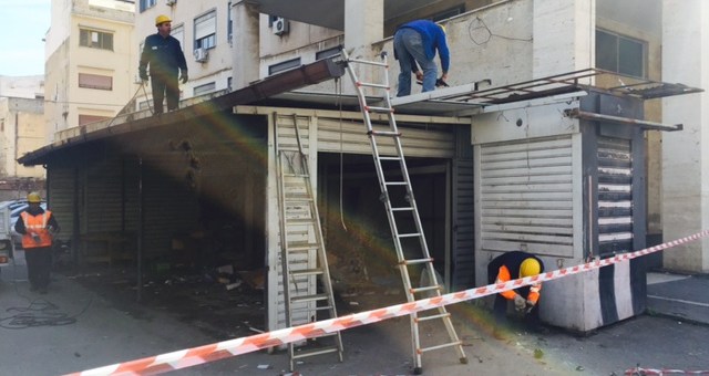 Via Impallomeni, abbattuto| un manufatto di 50 metri quadrati