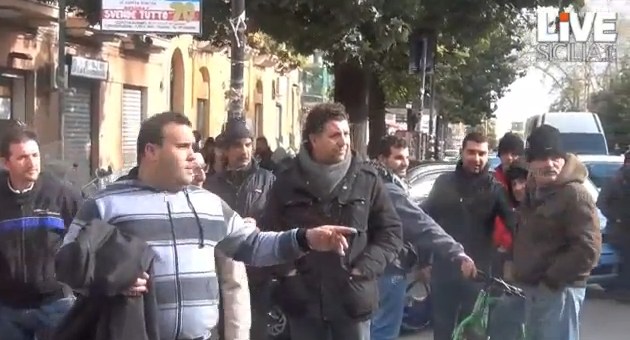 Ars, in aula la Finanziaria| Fuori la protesta di Fincantieri