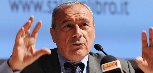 Grasso su Facebook: |”Parole schifose”