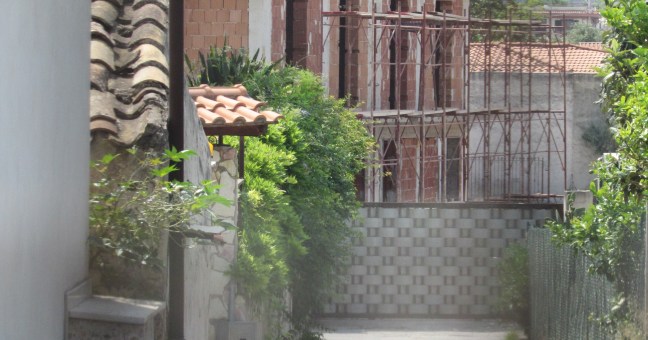 Abusivismo edilizio, 4 denunce