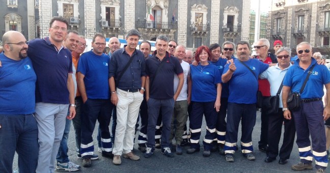 Netturbini protestano in piazza |Pagamento stipendi in ritardo