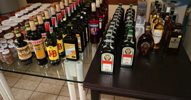 Furti nei supermercati della riviera |Arrestate due coppie di catanesi