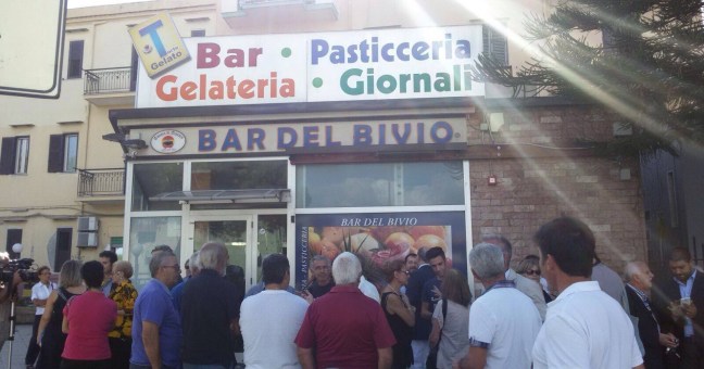 Bar del Bivio, flash mob| “Vicini a Emanuela Alaimo”