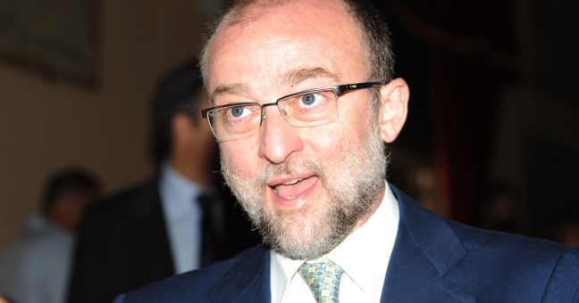 “Il consigliere è assicurato?| La legge pensa solo agli impiegati”