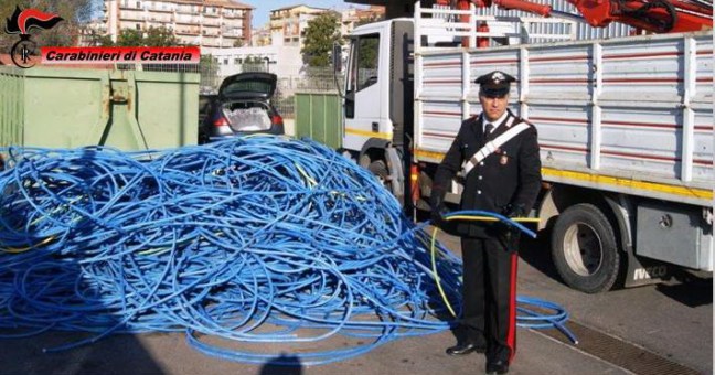 Rubano rame da stabilimento |Carabinieri arrestano due uomini
