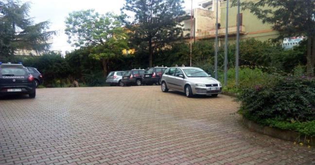 Rissa in caserma a Palagonia |Lesioni al braccio per il carabiniere