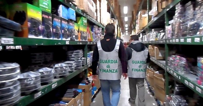 Maxi sequestro della Finanza |Maschere di carnevale contraffatte