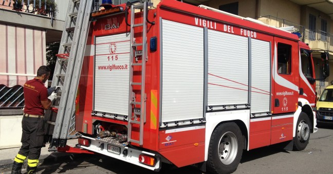 Prendono fuoco due bombole: | tempestivo arrivo dei pompieri