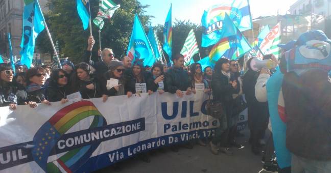 I lavoratori Almaviva in piazza | Nuova protesta il 17 febbraio